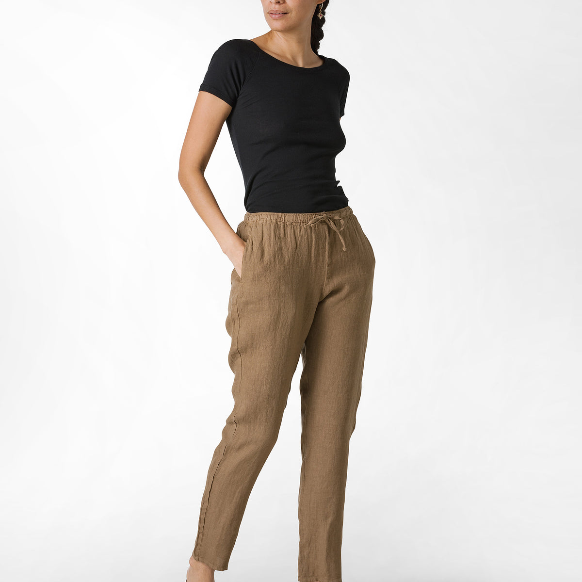 Marrone Scuro Pantaloni Lino Marroni Abbinare Pantaloni Outfit Con