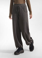 PANTALONI 'MAGNUM' IN FELPA LEGGERA MARRONE - MOKA BROWN | DEHA