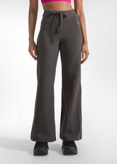 PANTALONI A GAMBA MORBIDA IN FELPINA STRETCH ORGANICA MARRONE - MOKA BROWN | DEHA