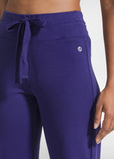 PANTALONI A GAMBA MORBIDA IN FELPINA STRETCH ORGANICA VIOLA - DEEP PURPLE | DEHA