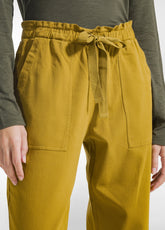 PANTALONI DRITTI IN GABARDINA STRETCH VERDE - MUSTARD GREEN | DEHA