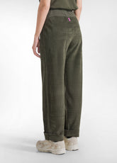 PANTALONI IN VELLUTO STRETCH VERDE - CAMO GREEN | DEHA
