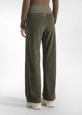 PANTALONI A GAMBA LARGA IN VELLUTO STRETCH VERDE - CAMO GREEN | DEHA