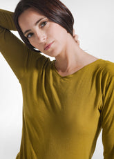 T-SHIRT A MANICA LUNGA IN MISTO CASHMERE VERDE - MUSTARD GREEN | DEHA
