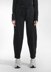 PANTALONI BALLOON IN GABARDINA STRETCH NERO - BLACK | DEHA