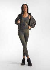 CANOTTA VOGATORE IN MICROFIBRA STRETCH STAMPATA MARRONE - ALLOVER MARBLE BROWN | DEHA