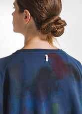 BEDRUCKTES SWEATSHIRT AUS BAUMWOLLE - MEHRFARBIG - PAINTED BLUE | DEHA