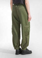 CARGO-HOSE AUS CUPRO-SATIN - GRUEN - OLIVE GREEN | DEHA