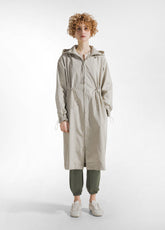 DESIGN - Giacca antipioggia oversize lunga kaki con fodera in pile DESIGN - Giacca antipioggia oversize lunga kaki con fodera in pile