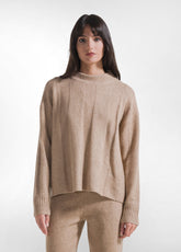 COMPLETO MAGLIA IN LANA GIROCOLLO E PANTALONE IN MAGLIA LUREX BEIGE - | DEHA