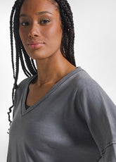 BLACK V-NECK LONG SLEEVE T-SHIRT - BLACK | DEHA