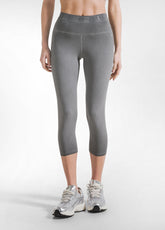 Schwarzes 7/8-Top und Leggings-Set mit Farbverlauf. - | DEHA