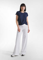 T-SHIRT YOGA CON NODO FRONTALE BLU - BLUE NIGHT | DEHA