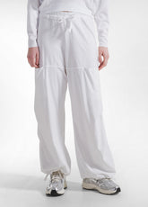 CROPPED-SWEATSHIRT-SET UND MAGNUM HOSE WEISS - | DEHA