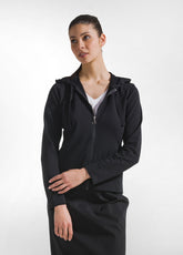 FELPA CORE LEGGERA CON ZIP E CAPPUCCIO NERO - Felpe e Maglie | DEHA