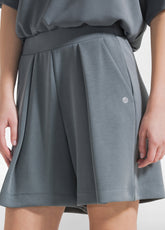 COMPLETO FELPA A MANICHE CORTE E SHORTS PLISSETTATI IN MODAL VERDE - Everyday Sets | DEHA