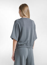 COMPLETO FELPA A MANICHE CORTE E SHORTS PLISSETTATI IN MODAL VERDE - | DEHA
