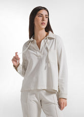SET AUS SATINIERTEM POLO-SWEATSHIRT UND GERADER HOSE MIT BEIGE-VERLAUFSEFFEKT - | DEHA