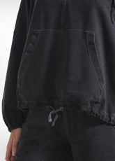 FELPA CON CAPPUCCIO CON DETTAGLI IN SATIN EFFETTO - BLACK | DEHA