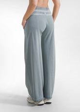 PANTALONI A VITA BASSA CON DETTAGLI SATINATI VERDE - TEAL GREEN | DEHA