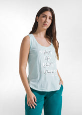 TOP CON STAMPA GRAFICA IN JERSEY ORGANICO BLU - AQUA BLUE | DEHA