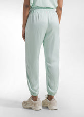 PANTALONI JOGGER IN SATIN VERDE - JADE GREEN | DEHA