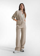 COMPLETO BOMBER IN LINO CON MAINCHE SATIN E PANTALONI DRITTI IN LINO FIAMMATO BEIGE - Everyday Sets | DEHA