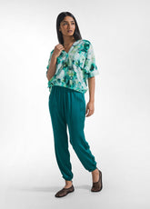 BAUMWOLL-MUSSELIN-BLUSE MIT ALLEM OVER-DRUCK - BLA - Hemden & Blusen | DEHA