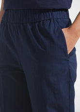 PANTALONI DRITTI IN POPLINE ELASTICIZZATO BLU - BLUE NIGHT | DEHA
