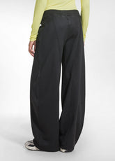 PALAZZOHOSE AUS BIO-BAUMWOLLE IN LEDEROPTIK SCHWARZ - BLACK | DEHA