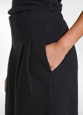 PLEATED MATELASSÉ-EFFECT TROUSERS - BLACK - BLACK | DEHA