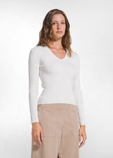 MAGLIA IN LANA A COSTE CON SCOLLO A V BIANCO - SOFT IVORY | DEHA