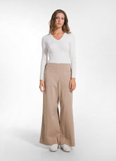MAGLIA IN LANA A COSTE CON SCOLLO A V BIANCO - SOFT IVORY | DEHA