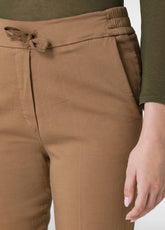 PANTALONE DRITTO IN GABARDINA MARRONE - BISCUIT BROWN | DEHA