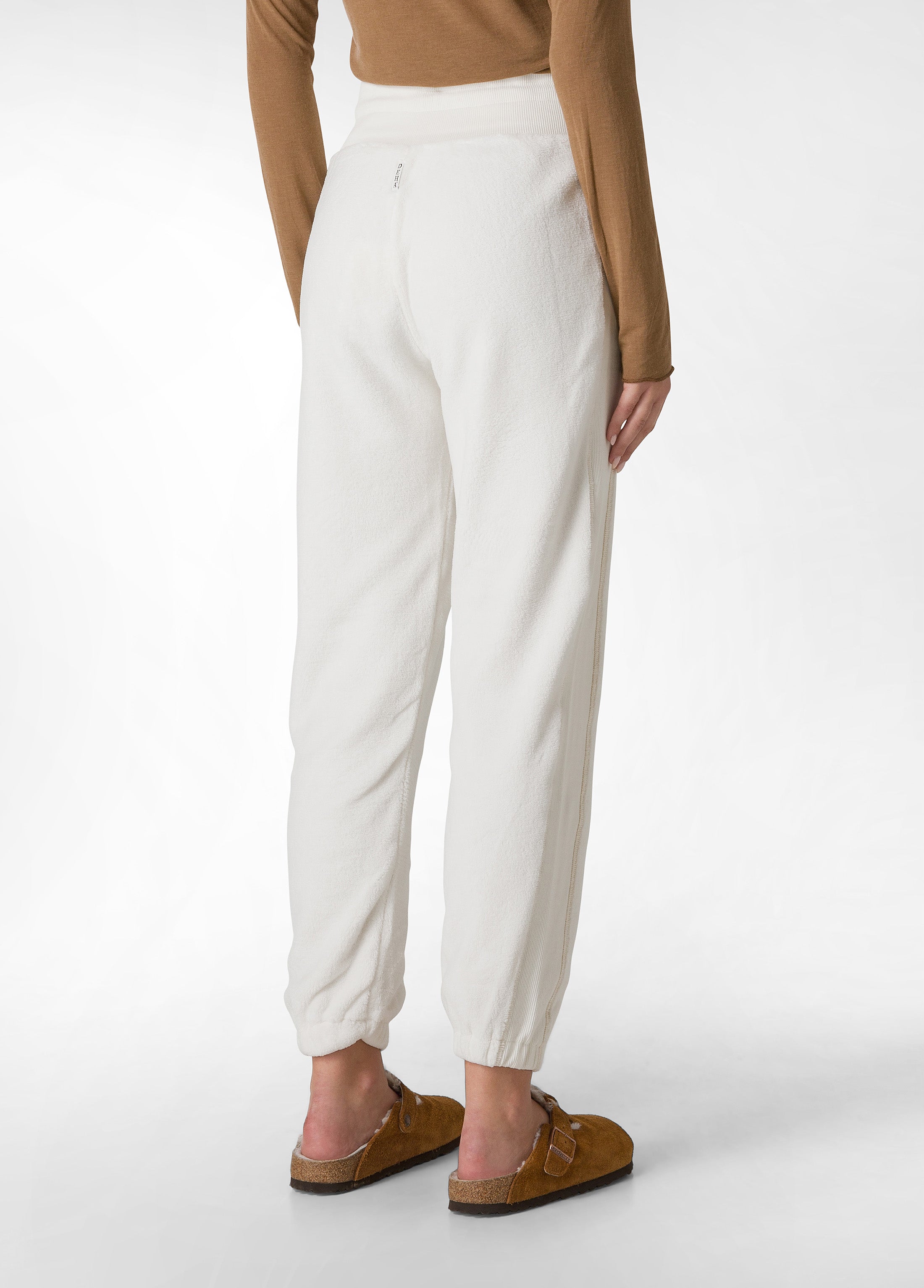 Fluffy Polar Jogger White DEHA