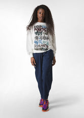 SWEATSHIRT MIT RUNDHALSAUSSCHNITT MIT AUFDRUCK, W - MILK WHITE | DEHA