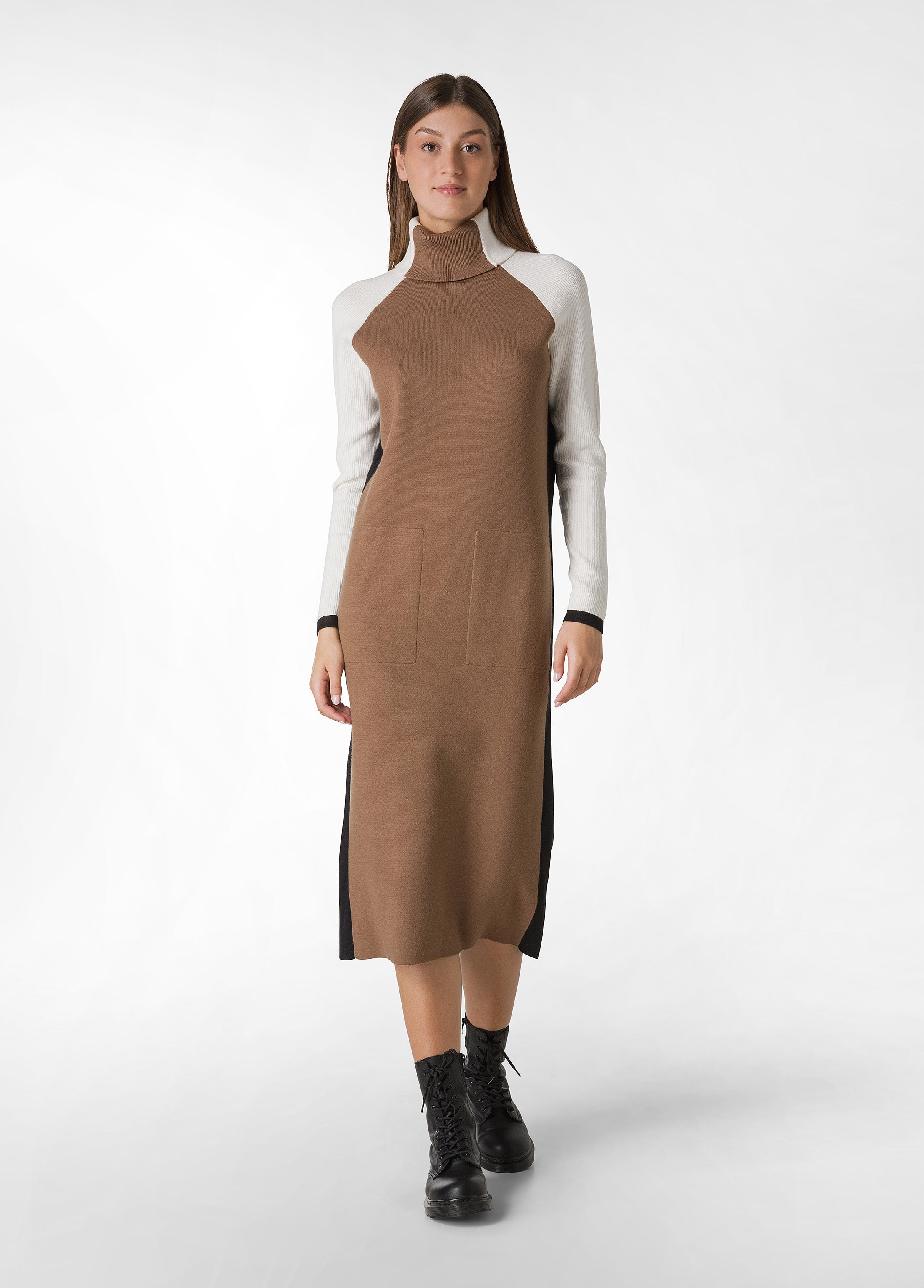 Outlet Elegant and Sporty Dresses Skirts Tracksuits DEHA